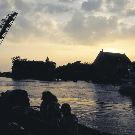 Xv *